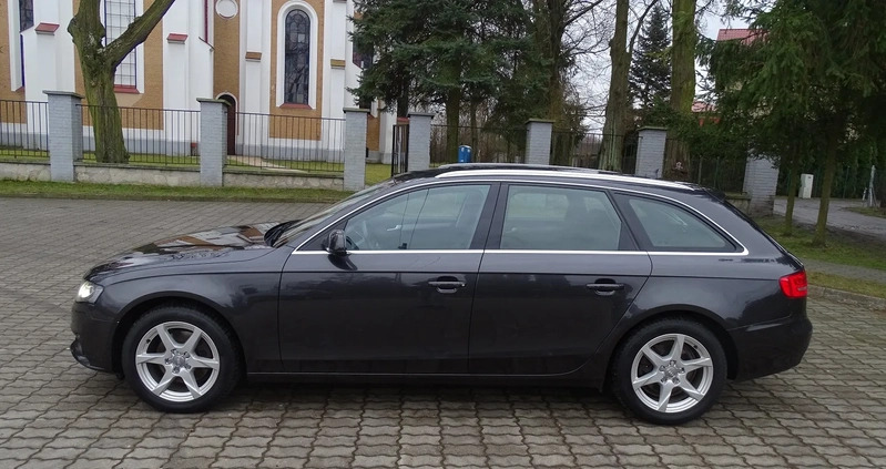 Audi A4 cena 38900 przebieg: 267000, rok produkcji 2011 z Wyszogród małe 326